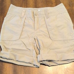The North Face Women's Beige Cargo Shorts Size 4 Long